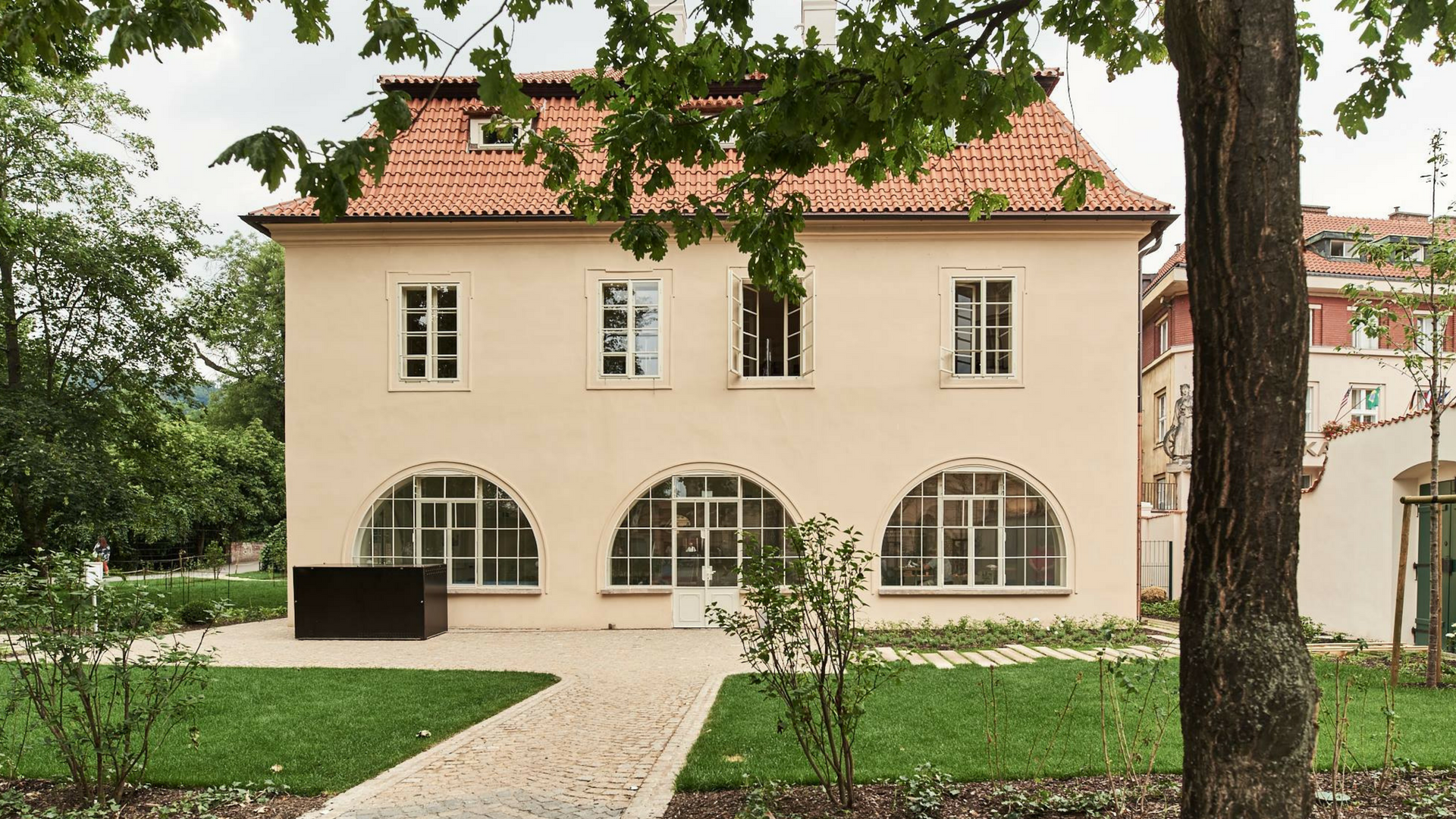 Architekt Marek Tichý přednáška komentovaná prohlídka wrichova vila kampa praha